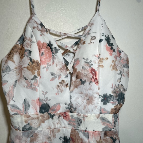 Brand new Miss Avenue boutique floral maxi dress, size Medium - Picture 4 of 8